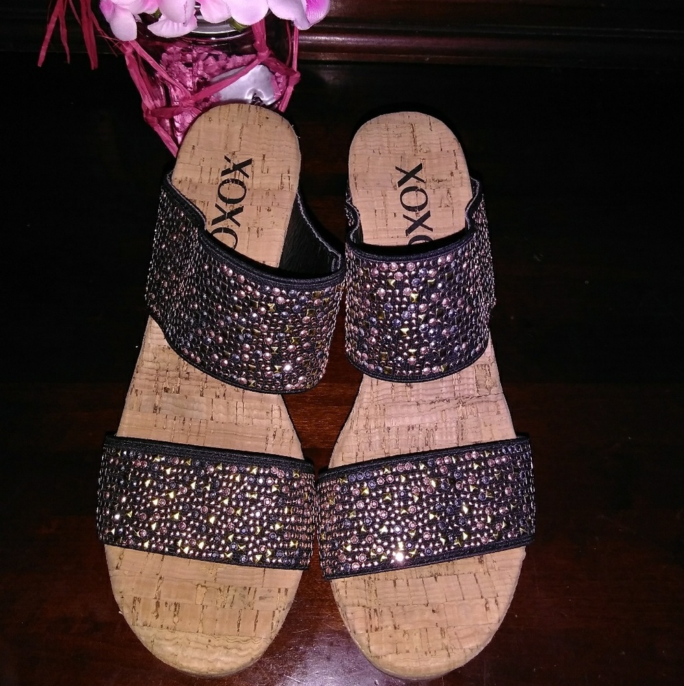 Beaded black wedges